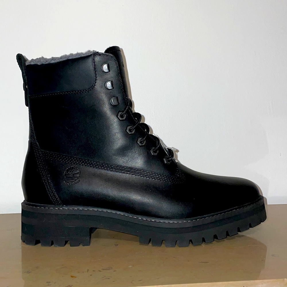 Black leather Timberland boots